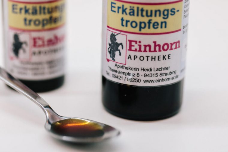 Erkältungmedikation, Storchen Apotheke in Niederwinkling
